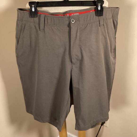 Under Armour Other - Under Armour Men's Loose HeatGear Performance Golf Shorts Gray Size 40
